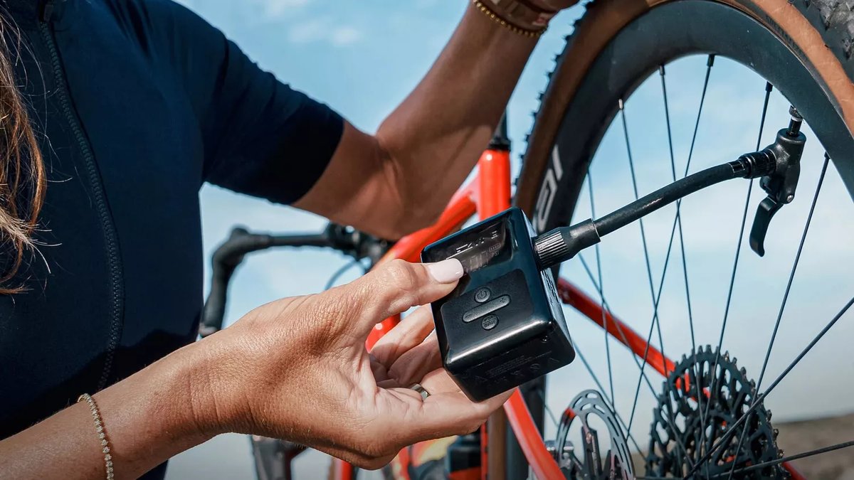 Mini pompe électrique Lezyne E-Drive avec écran numérique et batterie remplaçable
