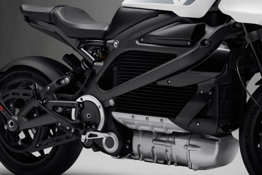 Le moteur de la LiveWire One développe 102 ch (75 kW) et 114 Nm