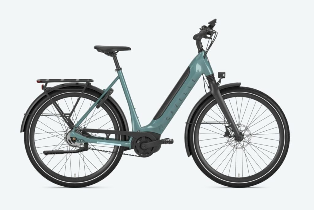 De série, le vélo est équipé d'une batterie Bosch de 500 Wh intégrée dans le cadre 