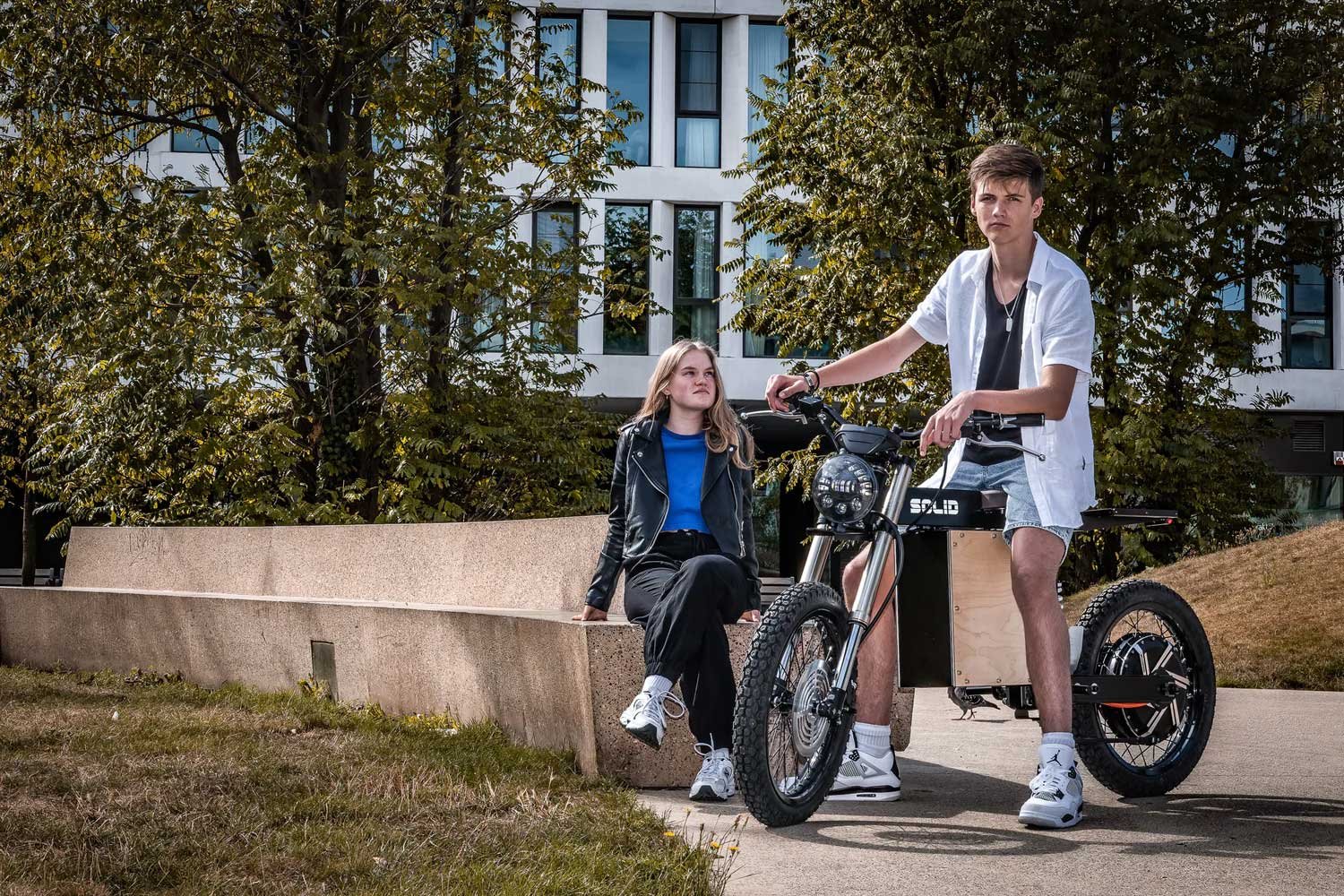 Solid MX : minimaliste, cette moto électrique sans permis promet jusqu ...