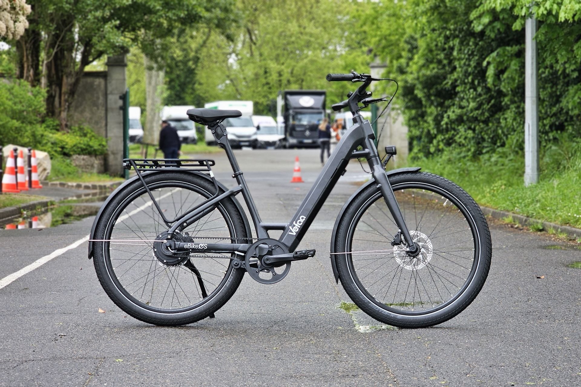 Vefaa Bonjour on a testé le vélo électrique qui se recharge en pédalant — free download