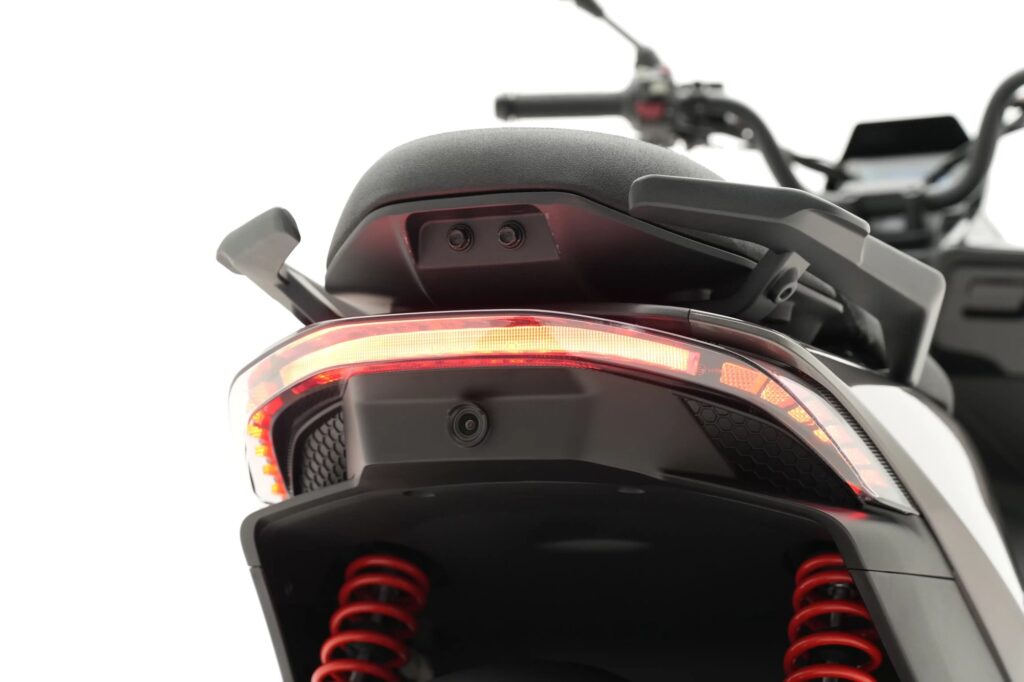 Caméra de recul du scooter électrique Pink Hypevolt