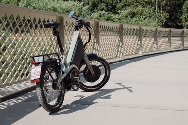 Speedbike électrique Ellio Original Step-Through avec deux moteurs, boîte auto et batterie XXL de 1 150 Wh