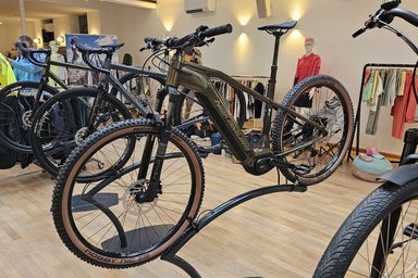 Nakamura E-Summit 990 : premier VTT électrique Bosch signé Intersport
