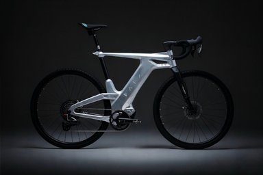 Gravel électrique Impervia au cadre carbone brut futuriste, 15 kg