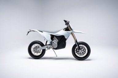 Stark Varg SM 2025, motocross électrique supermotard de 80 chevaux