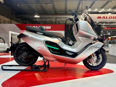 NIU Concept 06, scooter électrique 125 cm³ sur le stand NIU à l’EICMA 2025