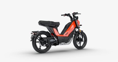 Peugeot 103 électrique, mob culte des années 80 revisitée sur le stand Peugeot à l’EICMA 2025