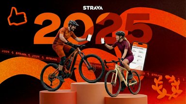 Cyclistes sur route illustrant la montée du vélo et du vélo électrique dans les tendances Strava 2025