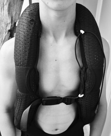 Airbag Aerobag intégré au cuissard d’un cycliste professionnel lors d’un test en conditions de course