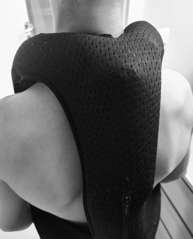 Airbag Aerobag intégré au cuissard d’un cycliste professionnel lors d’un test en conditions de course