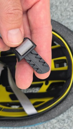 Fermeture jugulaire du casque vélo Met E-Mob MIPS