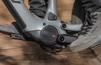 Moteur Avinox M2S 1500W sur VTT électrique, illustrant la puissance au service de l'accessibilité en terrain technique