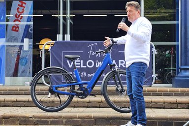 Christophe Sauvan, cofondateur d'Iweech, présente le vélo électrique Promenade de la marque marseillaise Bellatrix