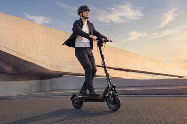 Trottinette electrique Segway ZT3 Max 2026, modele concu pour faciliter la reparation et l'entretien