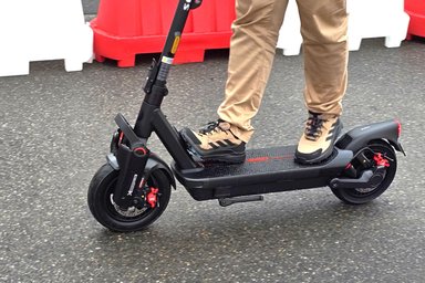 Trottinette électrique Segway Ninebot Max G3 Pro en roulage urbain pour un test d'autonomie en conditions réelles