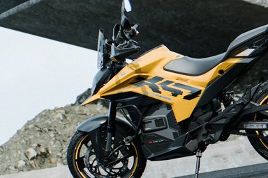 Flanc de l'Ultraviolette X-47 Venom jaune avec logo X47 Venom