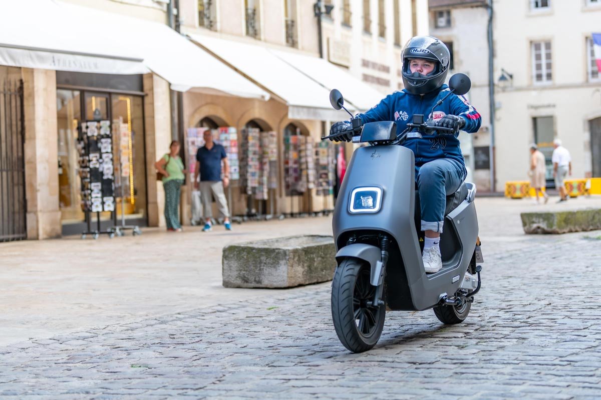 Scooter électrique Mash E-City