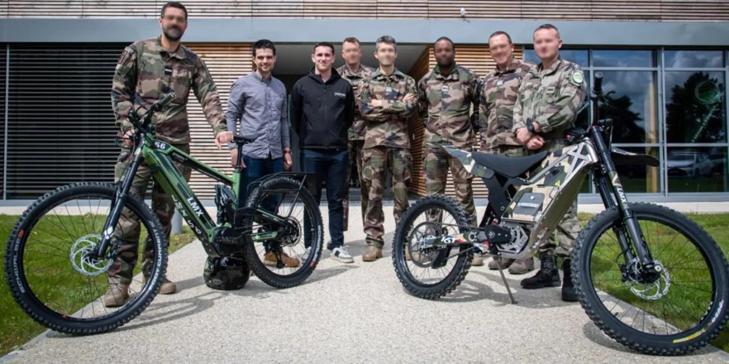 Test de velos et moto électriques armée française