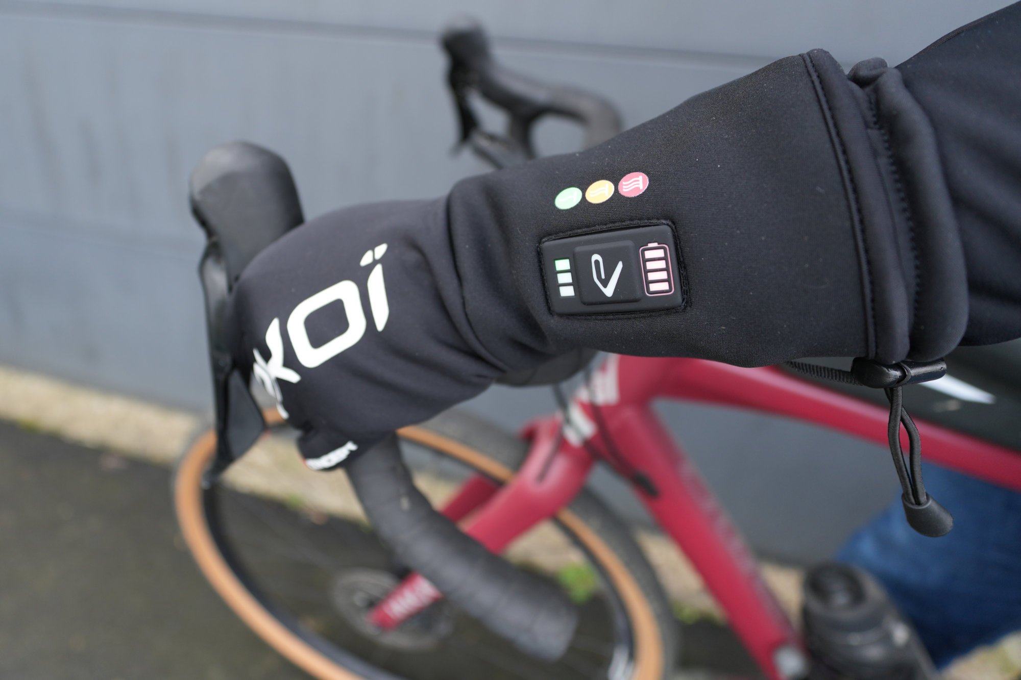 G-HEAT - Gants Chauffants Street - Mixtes - Coupe-Vent - Déperlants - Grip Silicone. Usages : Vélo, Déplacements Urbains, Maladie De Raynaud. Fournis Avec 1 Paire De Batteries Et Câble De Recharge