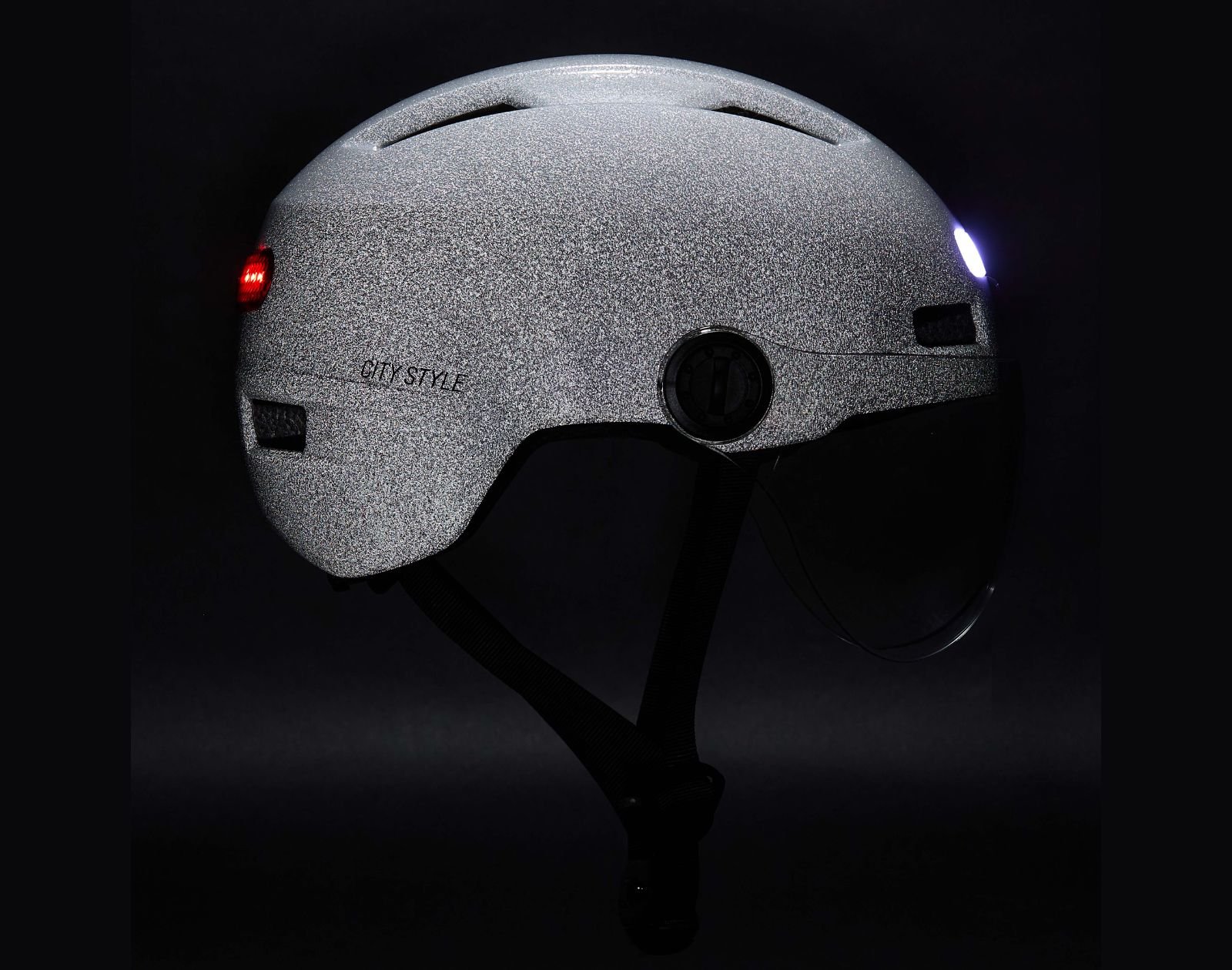 Casque Ekoï City Style avec feu arrière intégré pour cyclistes urbains