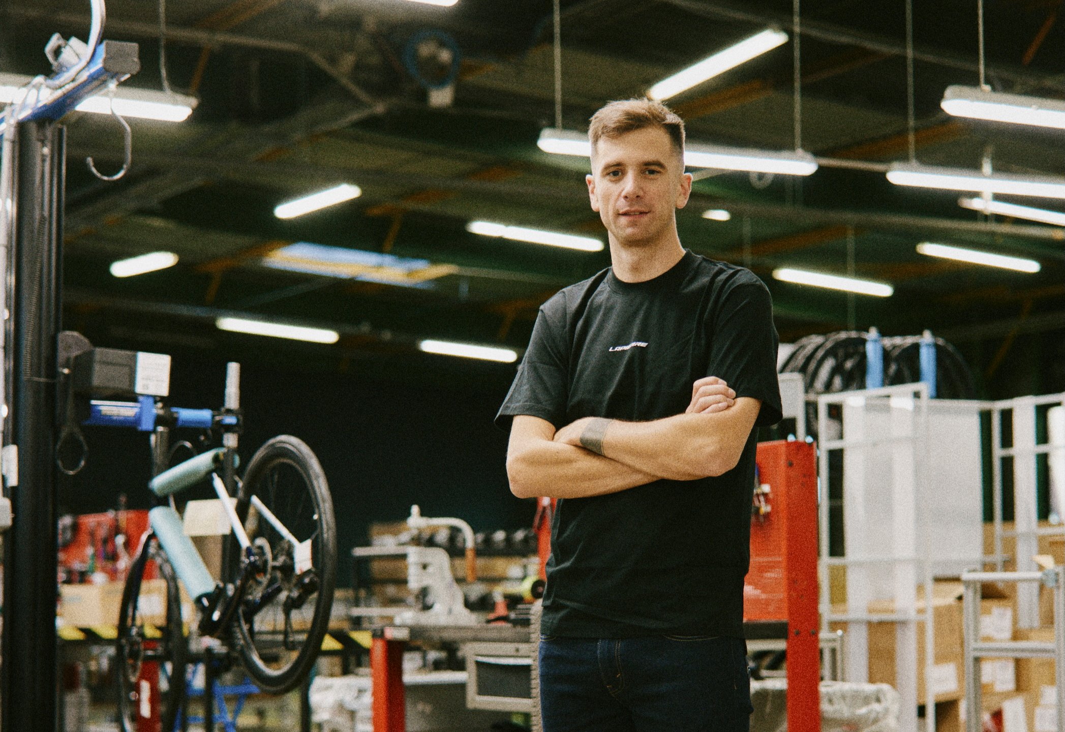 William Perrier, directeur général d’Accell France, dans l’usine d’assemblage de vélos Lapierre à Dijon – symbole du savoir-faire industriel français.