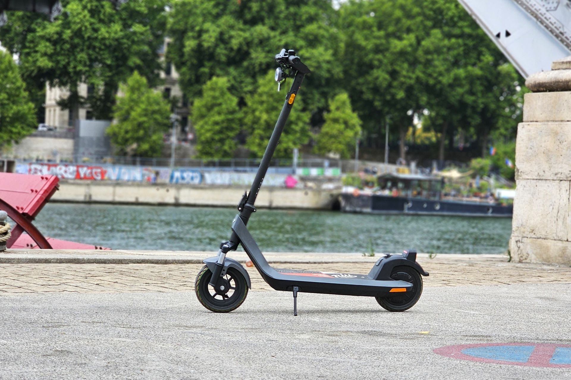 Niu KQi 200F design