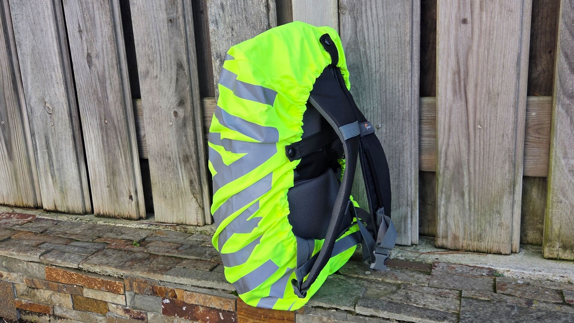 Housse de sac à dos Abus Lumino Urban X-Cover © V. Lebrun / Cleanrider