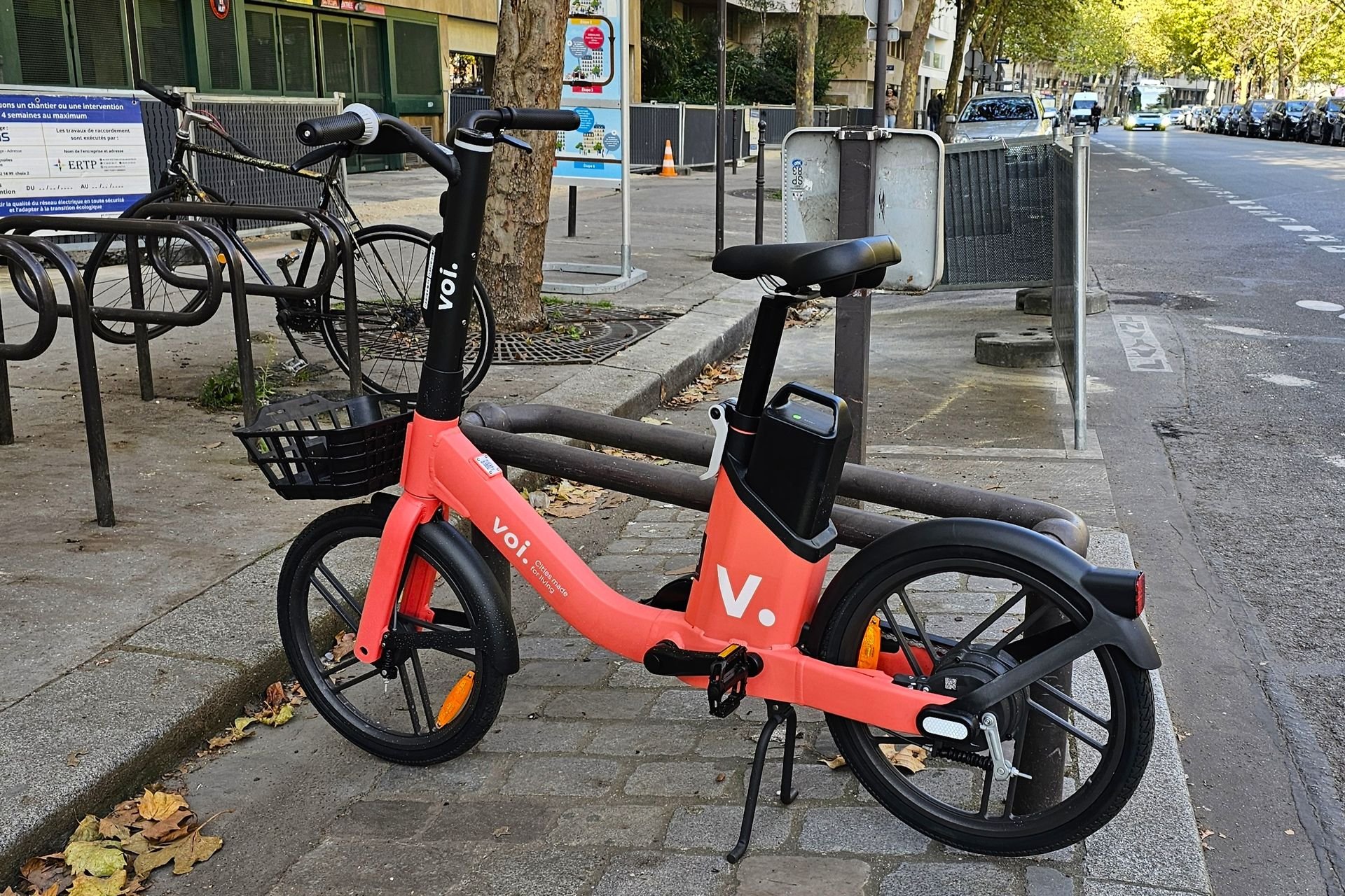 Vélo libre-service Voi Paris compact