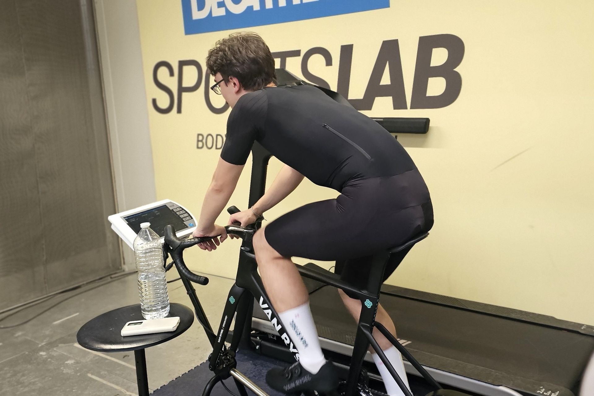 Airbag vélo Van Rysel tests chambre thermique