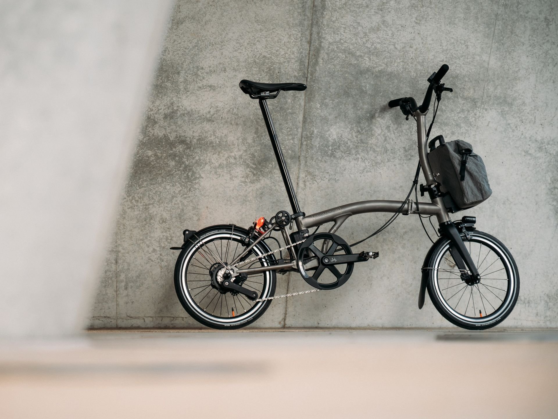 Brompton Electric T Line vélo électrique pliant titane