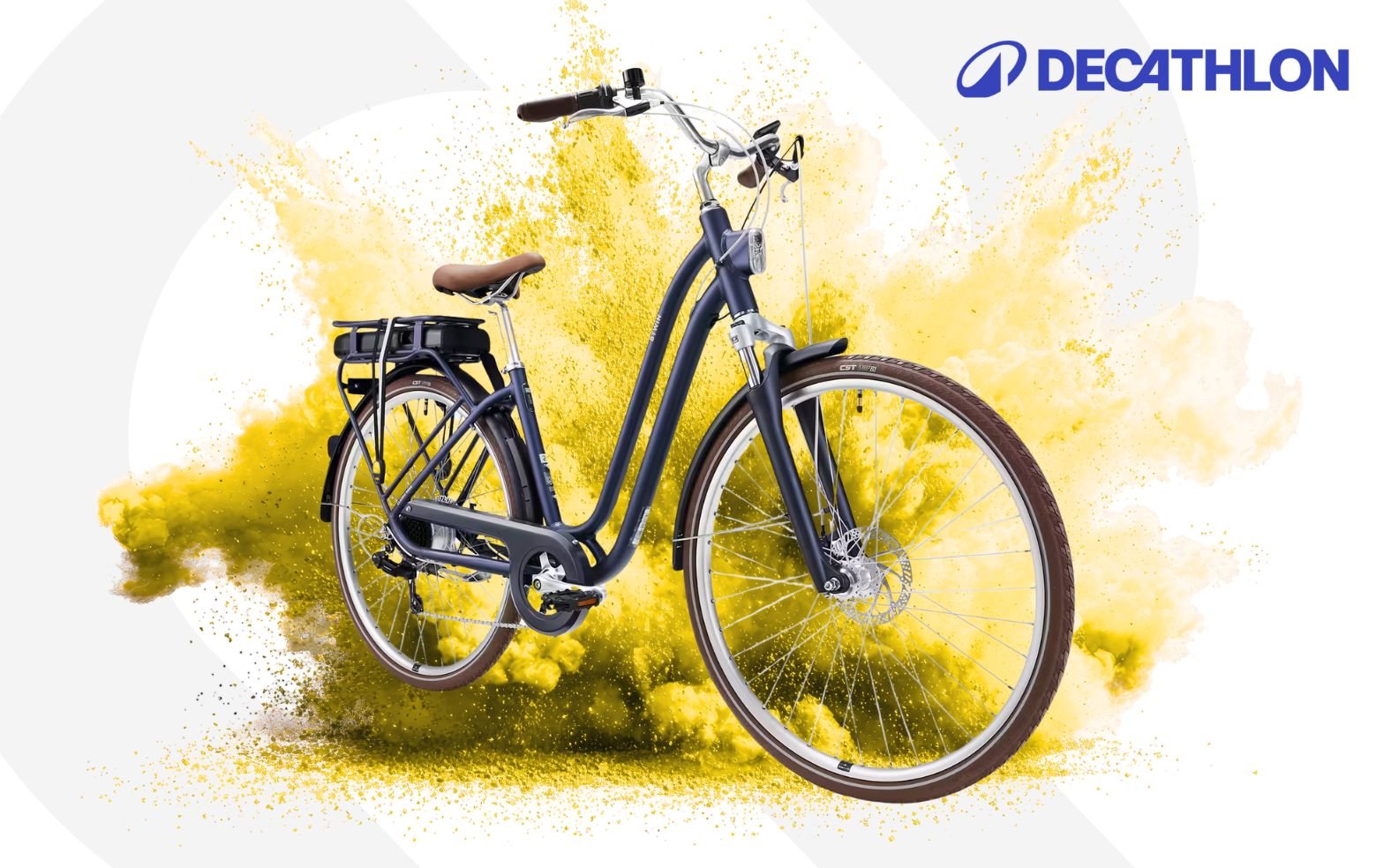 Vélo de ville électrique Decathlon Elops 900 E cadre bas bleu acier, moteur Bafang 250 W, en promotion à 1 006 €