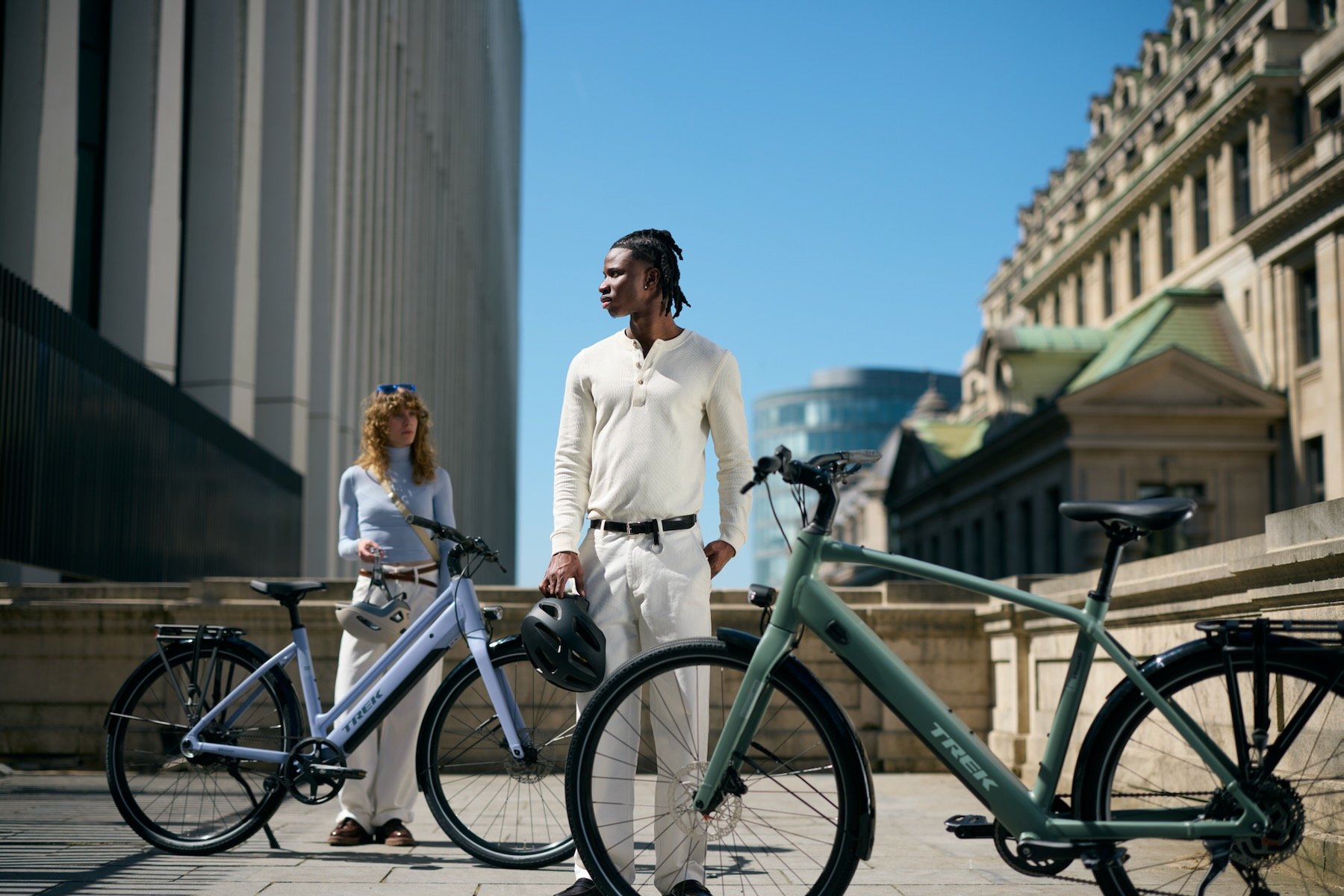 Trek Inbound+ vélo électrique urbain avec moteur Bosch Hub Line, équipé de garde-boue et porte-bagages MIK HD