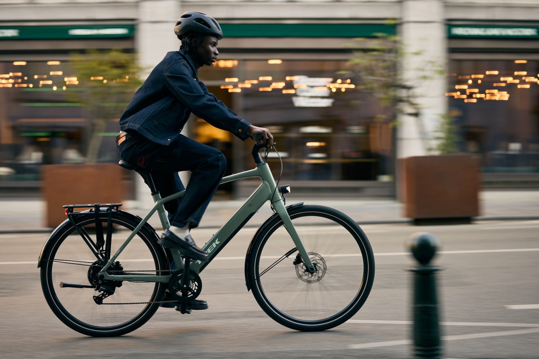 Trek Inbound+ à cadre ouvert et courroie Gates en ville