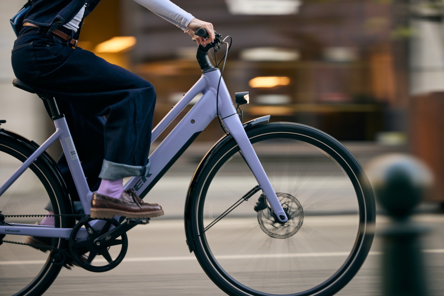 Détail du moteur moyeu Bosch Hub Line sur le Trek Inbound+