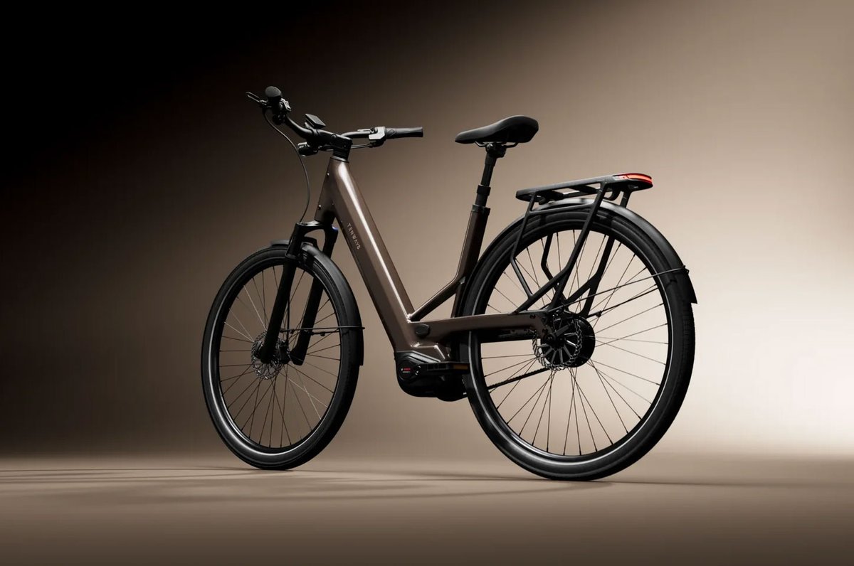 Velo electrique Tenways AGO Performance a moteur Bosch, cadre bas et courroie, en ville