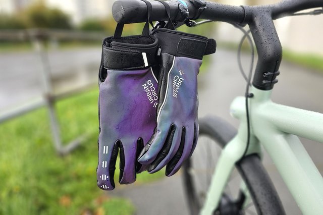 Gants vélo hiver Urban Circus Rainbow réfléchissants testés sous la pluie et par temps froid
