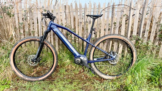 Nakamura E-Summit 960 VTT semi-rigide électrique puissant avec moteur 100 Nm sur sentier technique