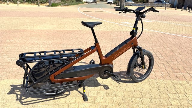 Vélo cargo Tarran L1S longtail avec béquille électrique et dashcam intégrée