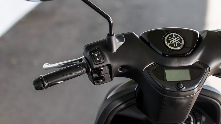 Commandes du Yamaha Neo's