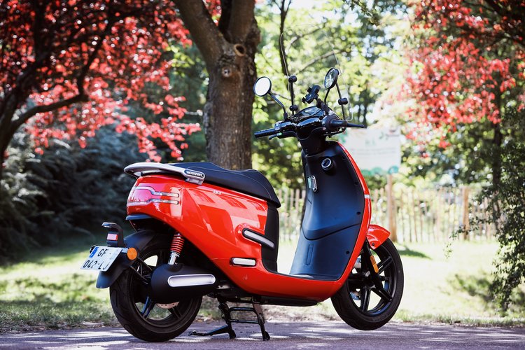 Un scooter électrique compact