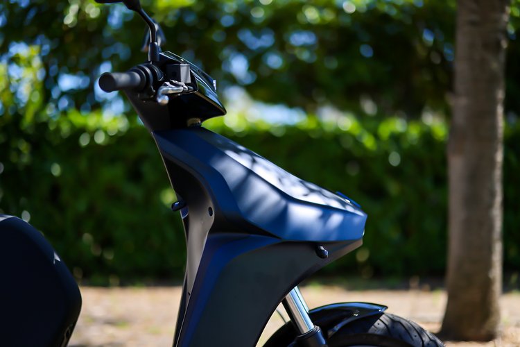 Profil du scooter électrique Ray 7.7