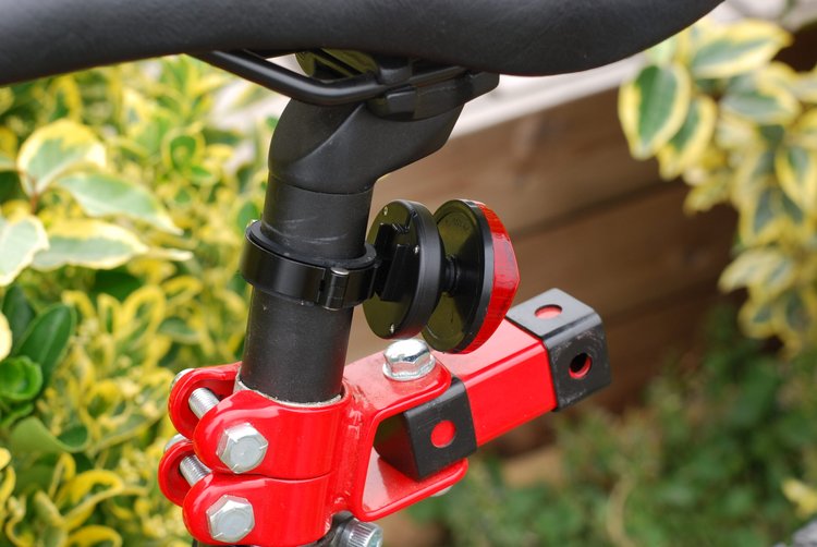 Stouchi AirTag Bike Reflector Mount