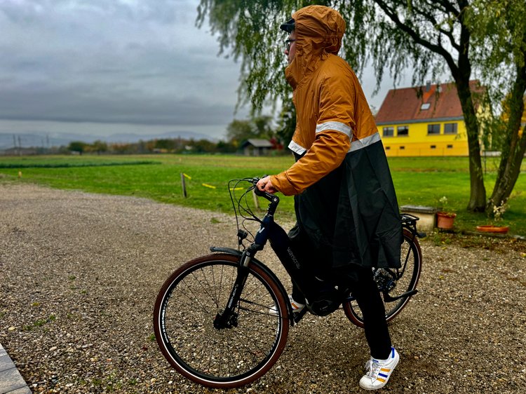 DECATHLON BTWIN PONCHO PLUIE VISIBILITE NUIT VELO VILLE 540