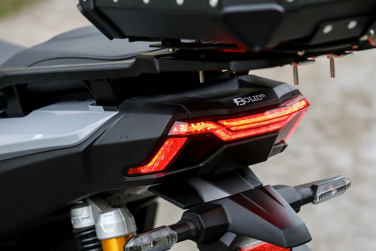 Signature lumineuse du Bolide E-Trail