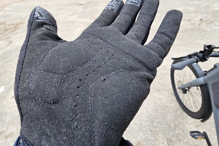 Test Gants vélo Chrome mousse