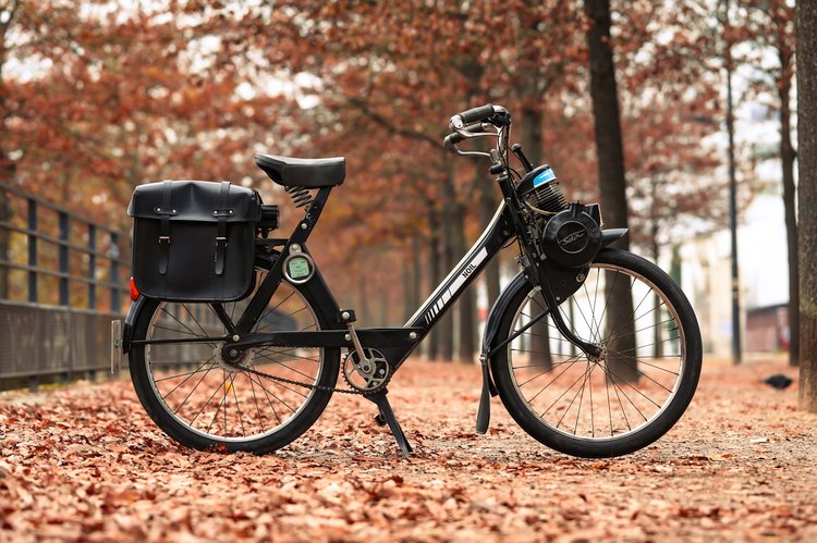 Le NOIL Solex 3800 de profil