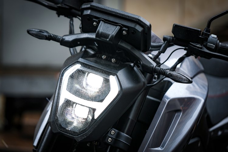 Éclairage LED de la moto électrique