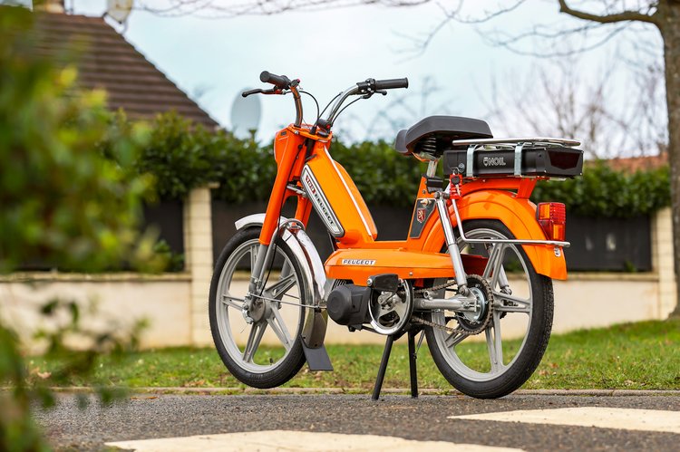 Un vrai Peugeot 103 d'époque