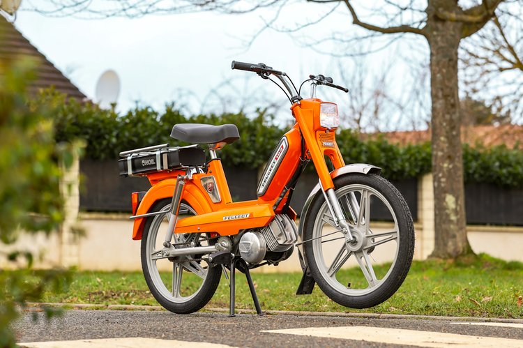 Un vrai Peugeot 103 d'époque